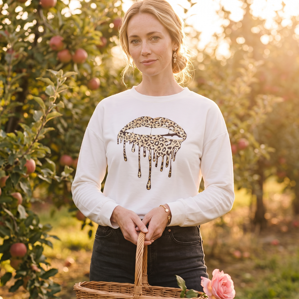 Fleur Graphic Crew Sweatshirt — Fleur editorial